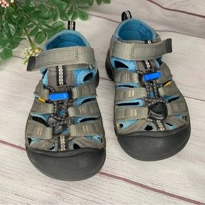 KEEN waterproof sandals size 8 toddler